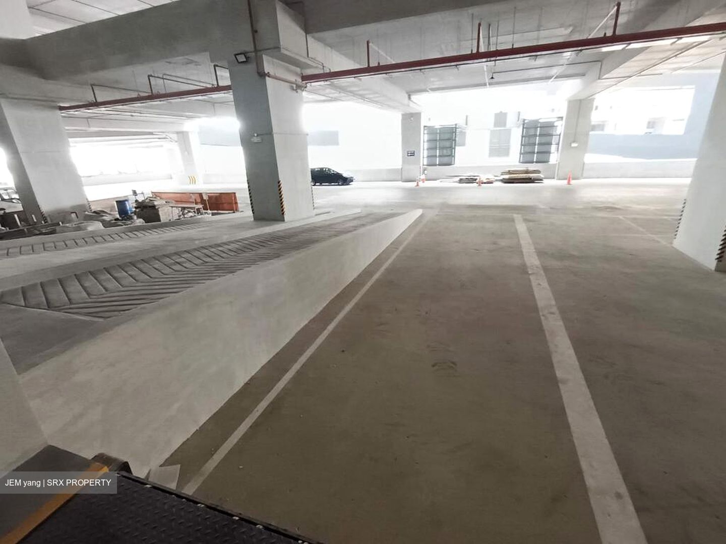 Toh Guan Road East (D22), Factory #521069271